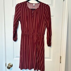 Old Navy Burgundy Striped Elastic Waist Shift Dress Size Small